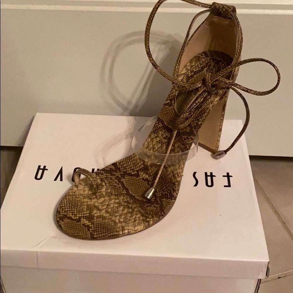 Snake skin with clear band heel